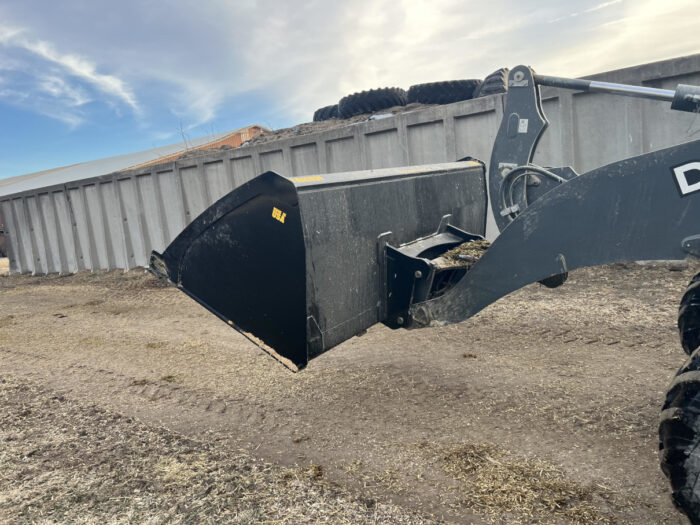 Tractor High Volume Material Bucket (MBHV-UT) - Image 11