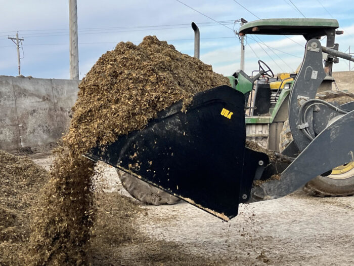 Tractor High Volume Material Bucket (MBHV-UT) - Image 15