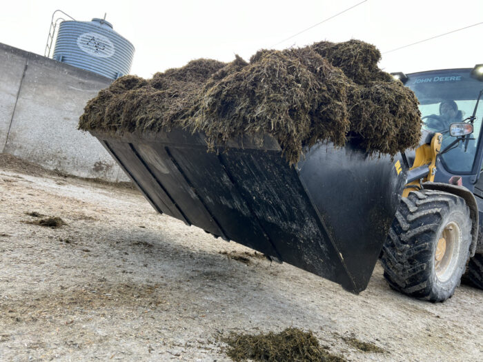 Tractor High Volume Material Bucket (MBHV-UT) - Image 17