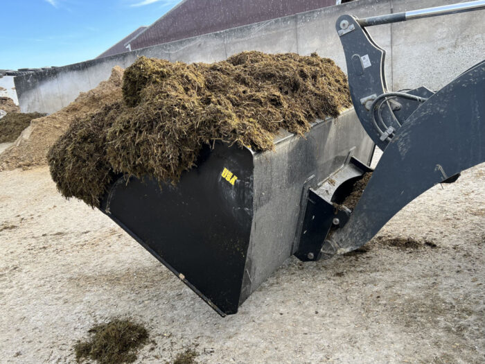 Tractor High Volume Material Bucket (MBHV-UT) - Image 18