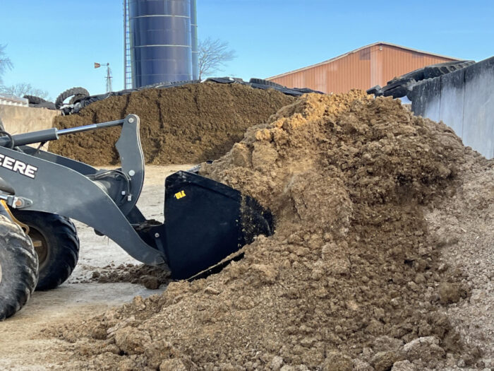 Tractor High Volume Material Bucket (MBHV-UT) - Image 19