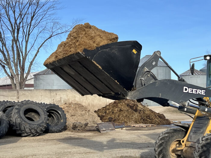 Tractor High Volume Material Bucket (MBHV-UT) - Image 20
