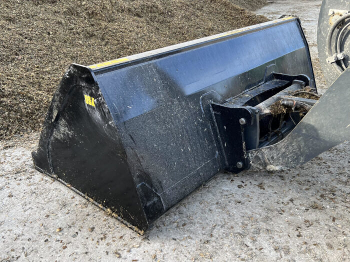 Tractor High Volume Material Bucket (MBHV-UT) - Image 22