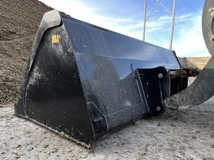 Tractor High Volume Material Bucket (MBHV-UT) - Image 23